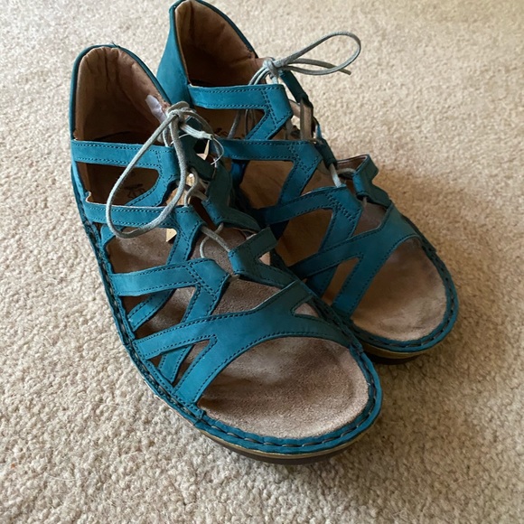 naot yarrow sandals